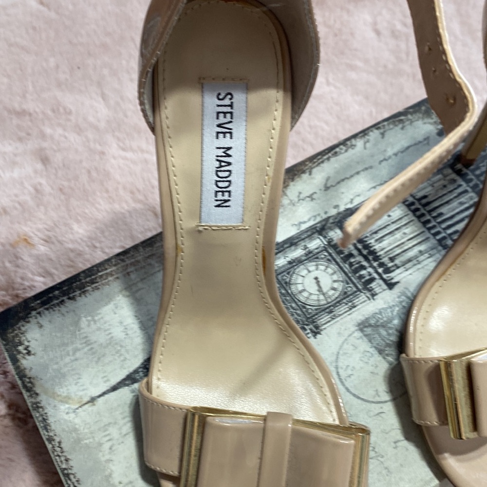 Beautiful heels - Picture 3 of 5